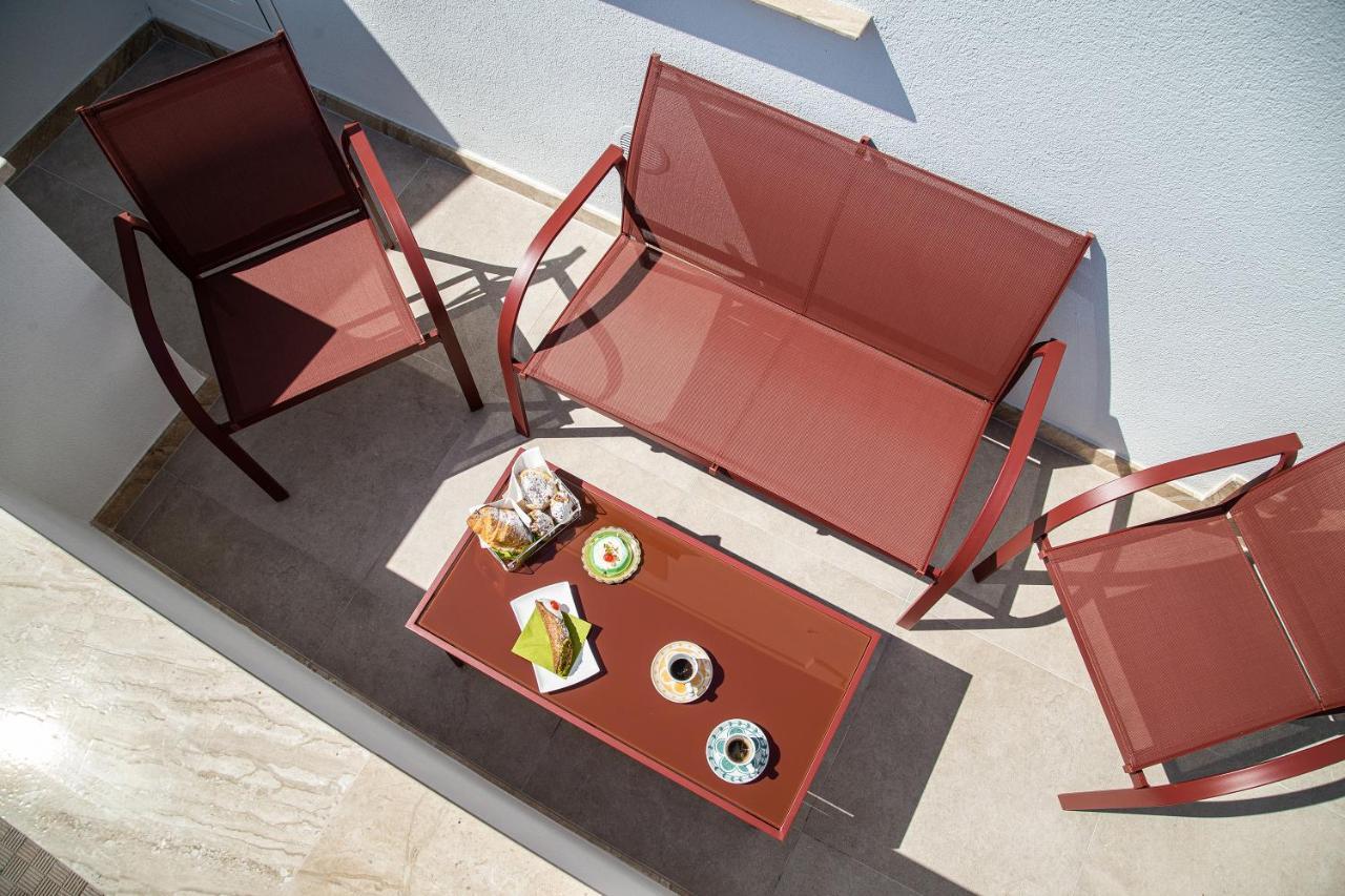 Mareli Suites Сан Леоне Екстериор снимка